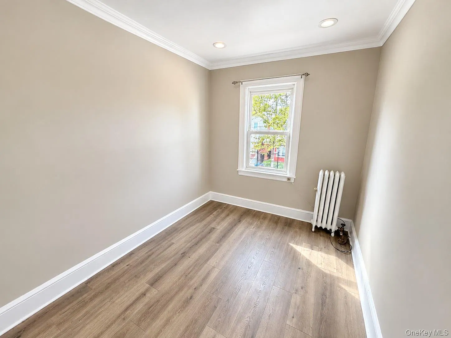 2 bed, 1.0 bath, 1396 sqft, $2,500 — Photo 3