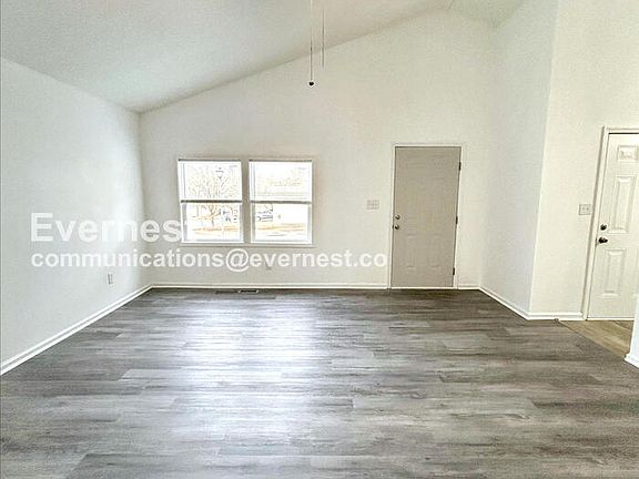 5th image of 3214 Westbury Dr