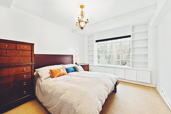 Sold by Nest Seekers International | media 11