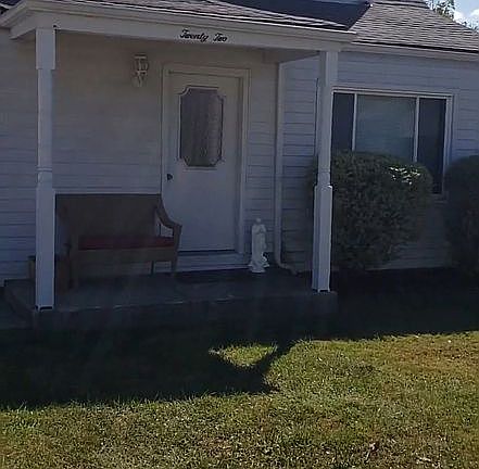 2nd image of 22 Lloyd Ave