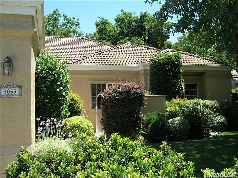 2nd image of 4055 Glen Abby Cir