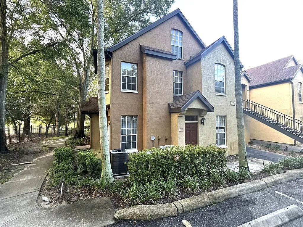 2 bed, 2.0 bath, 1248 sqft, $1,800 — Photo 2
