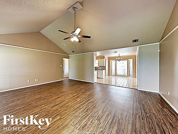 2nd image of 589 Bluebonnet Dr