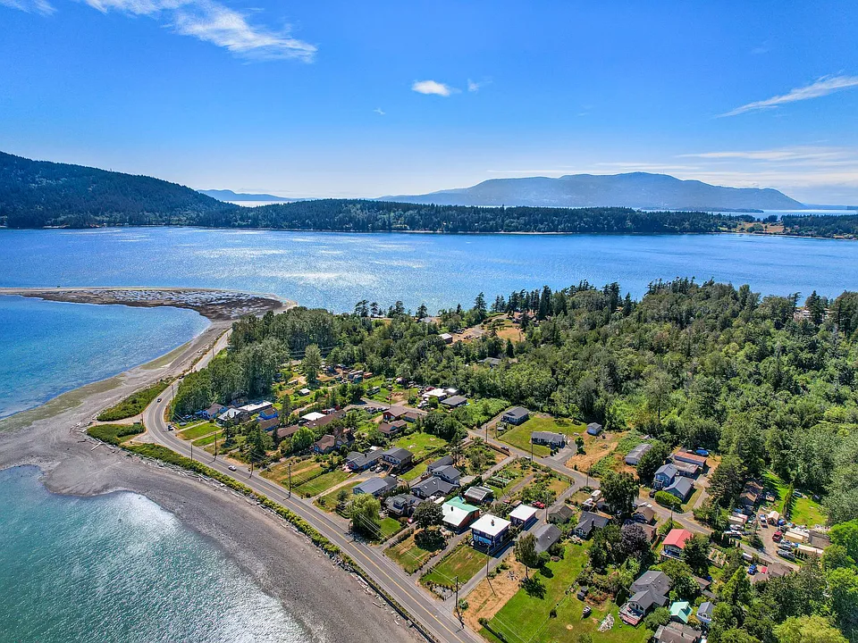 We are located on the peninsula edge