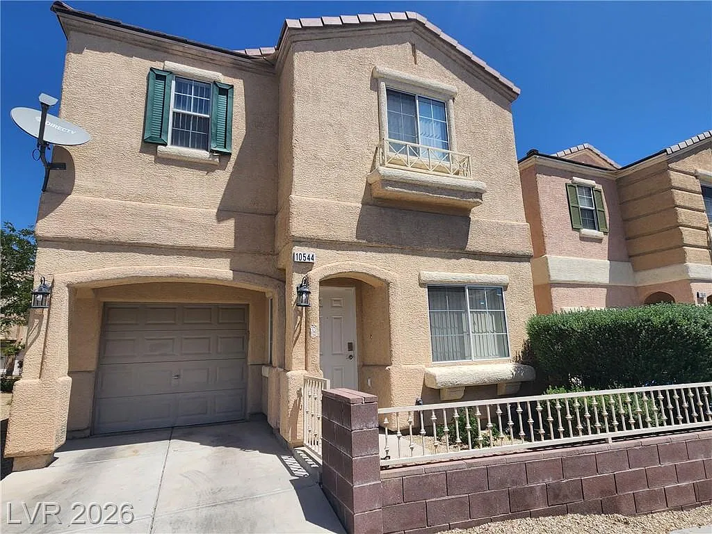 3 bed, 2.5 bath, 1612 sqft, $2,275 — Photo 1