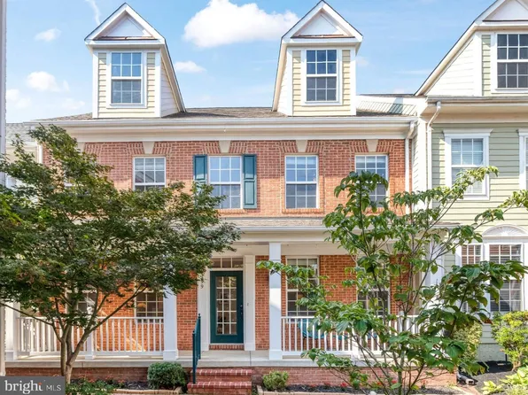799 Monument Sq, Woodbridge, VA 22191