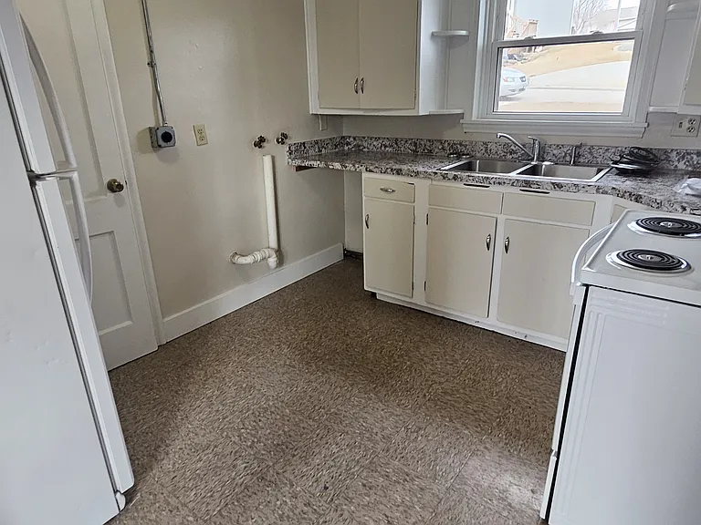 3403 1/2 W Rapid St — Photo 2