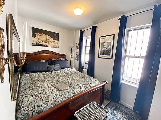 2nd image of 115 W 106th St APT 3C