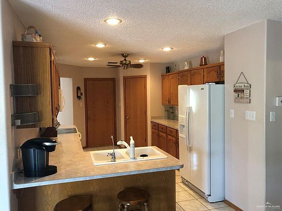 3rd image of 805 Nada Dr