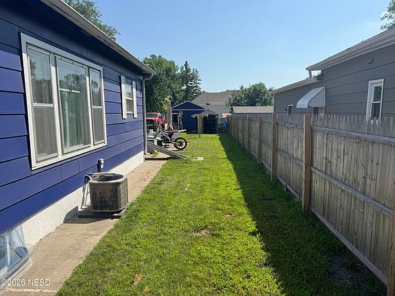 4th image of 220 6th Ave SW