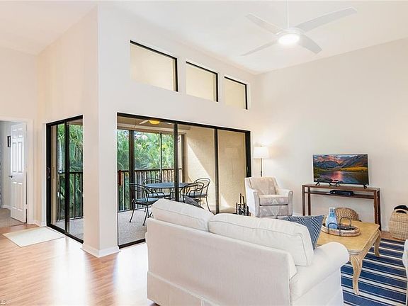 4th image of 592 Beachwalk Cir #N-303