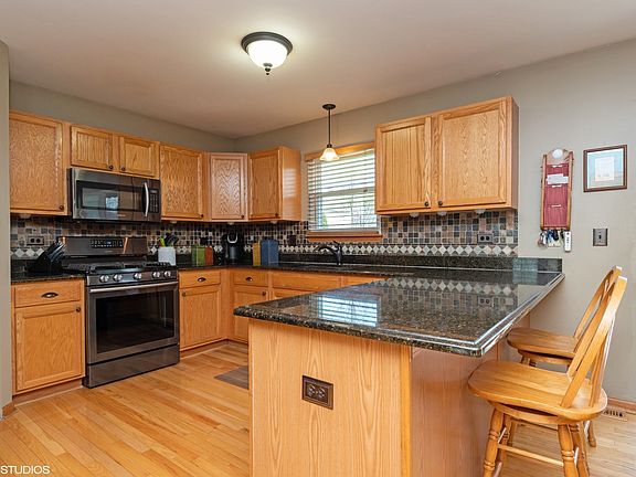 4th image of 1702 Tall Oaks Dr