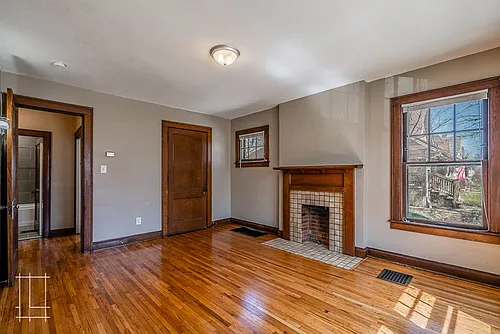384 E. Maynard Ave Photo 1