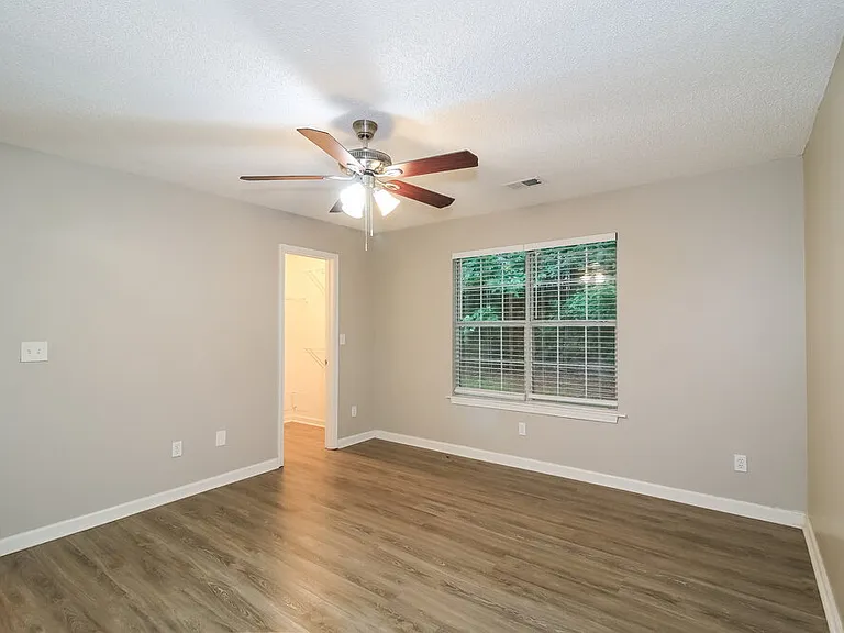 1205 Redbud Ct — Photo 11