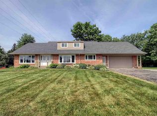 810 S Main St, Almont, MI 48003