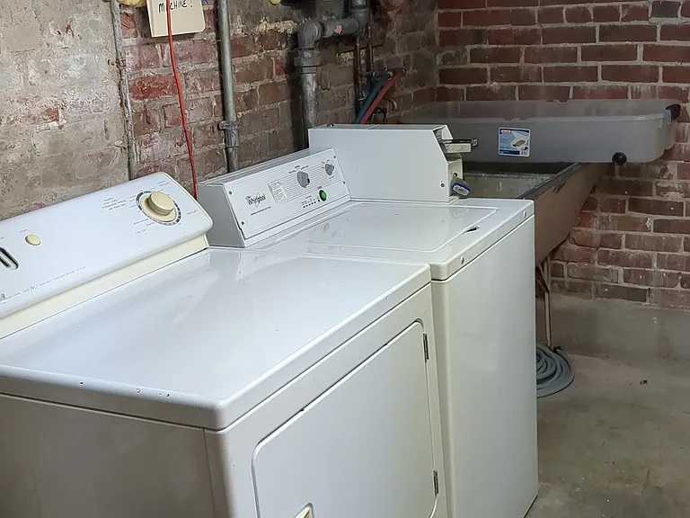 Laundry - in on site, in building
