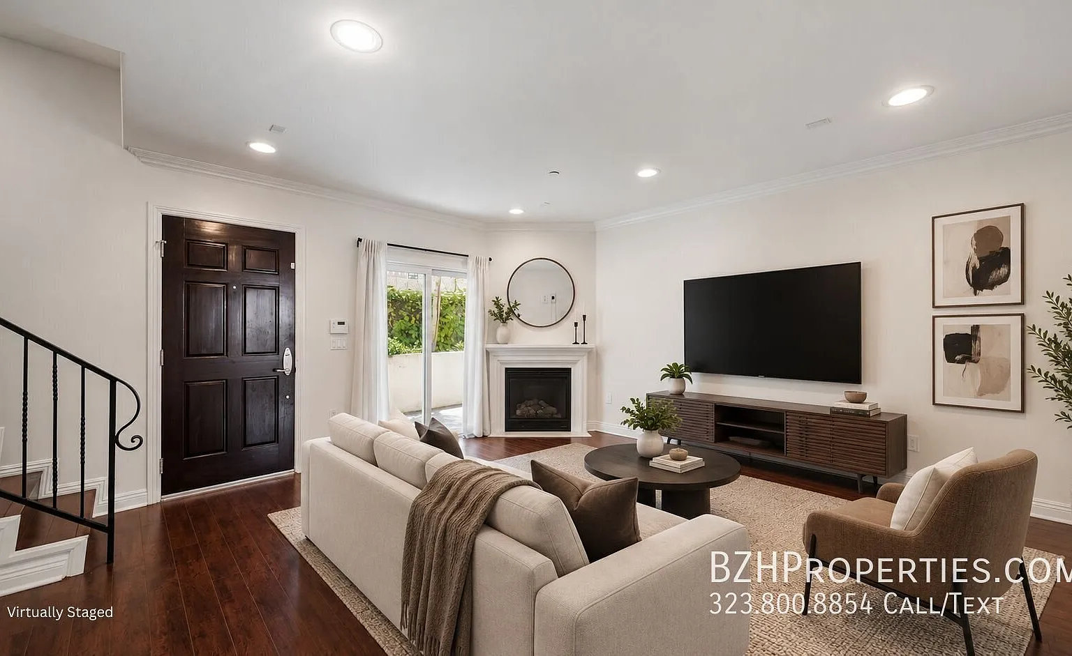 3 Bedroom Townhome with Central A/C, In-unit Laundry and Parking Included — Photo 1