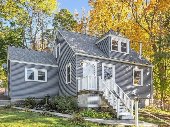 33 Hawes St, Fitchburg, MA 01420