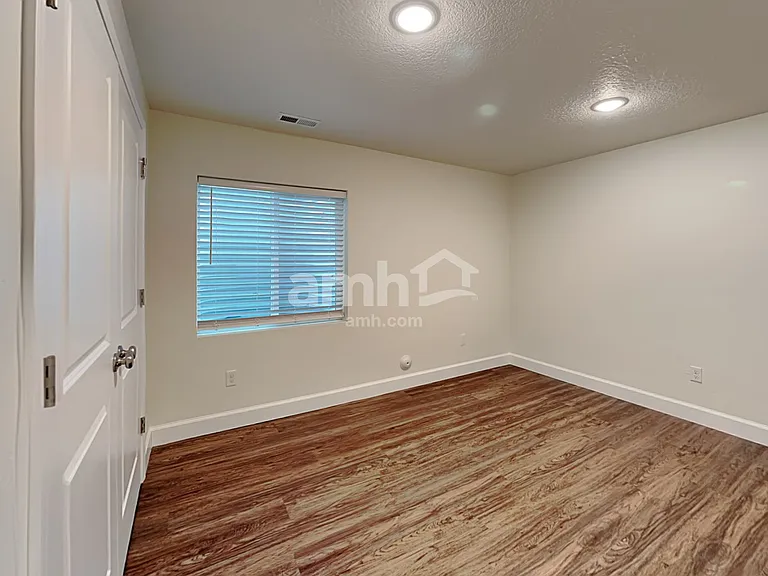 2403 E Surry Way — Photo 26