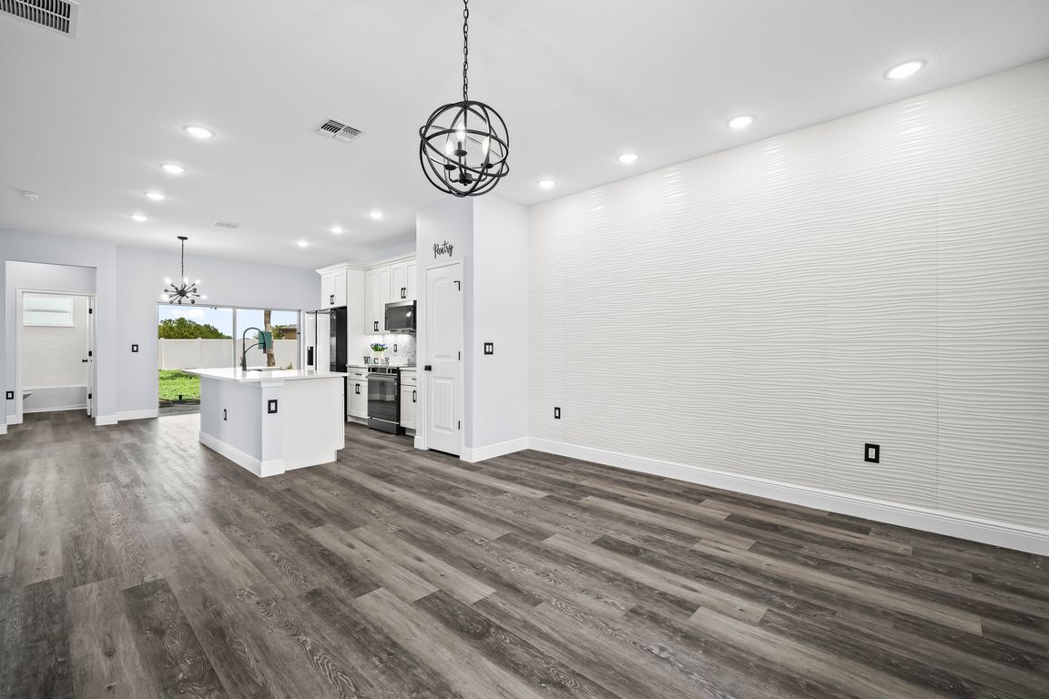 3.1 Entry View