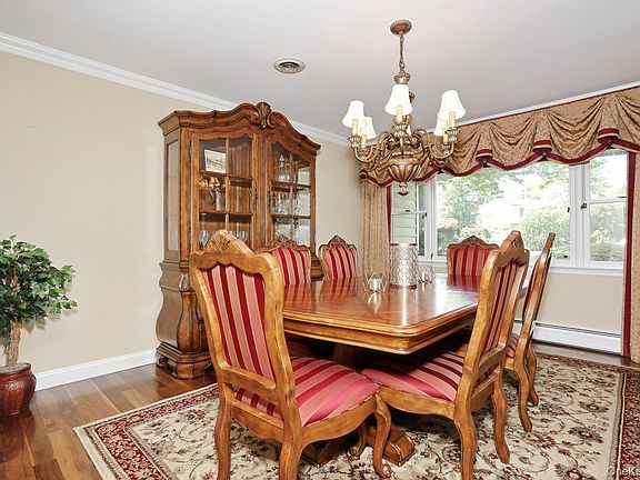 5th image of 4 Plum Court