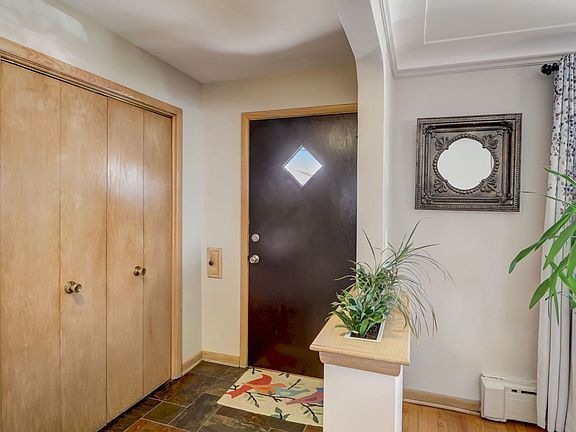 3rd image of 4859 N Natoma Ave