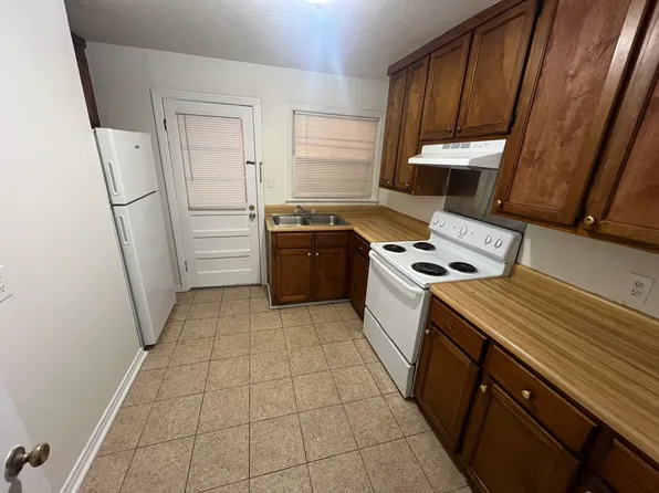 1002 Royal Ave #1, Florence, AL 35630