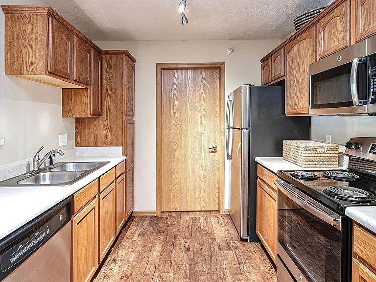 Tiburon View Apartments — Photo 9