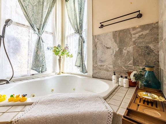 3rd image of 225 N Lima St #201