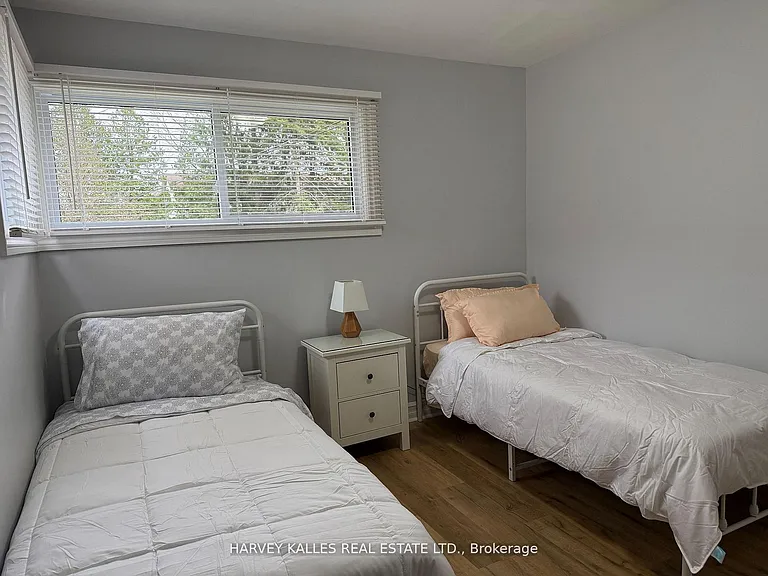 1330 Highbury Ave N — Photo 4