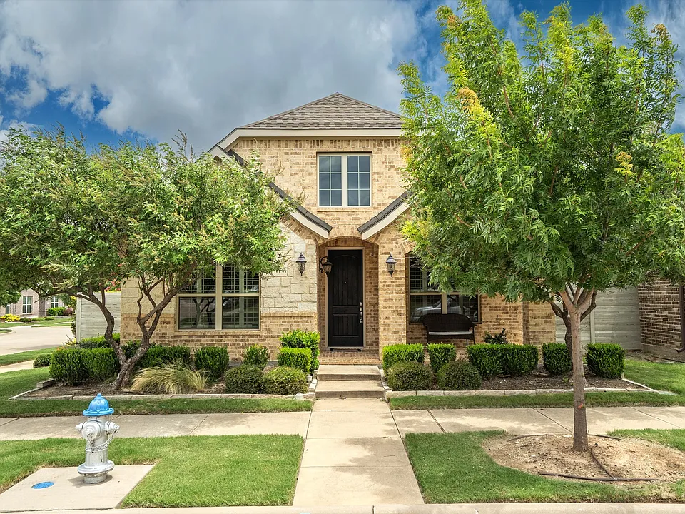 840 Parkside Dr