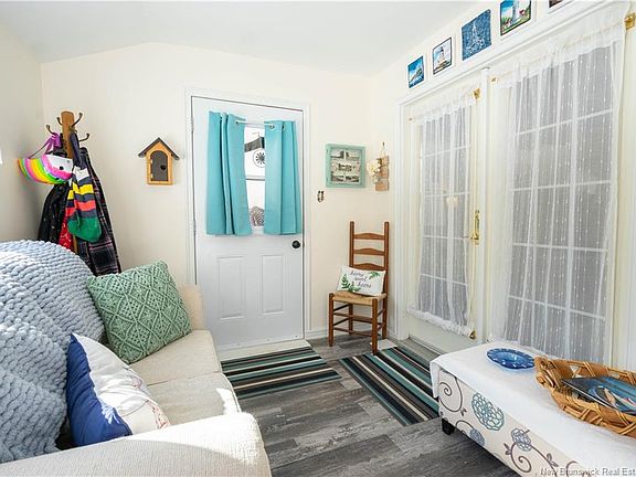 3rd image of 53 Woodmans Point Rd