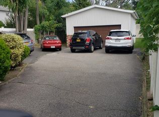 2661 Oceanside Rd, Oceanside, NY 11572