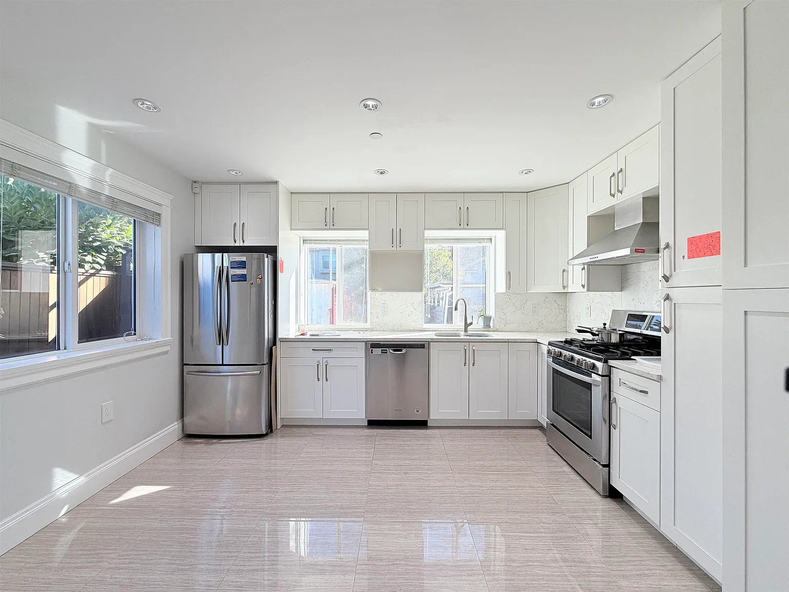 2 bed, 600 sqft, $2,000 — Photo 2