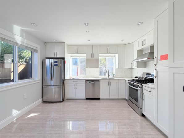 2 bedroom rental in Vancouver — photo 2