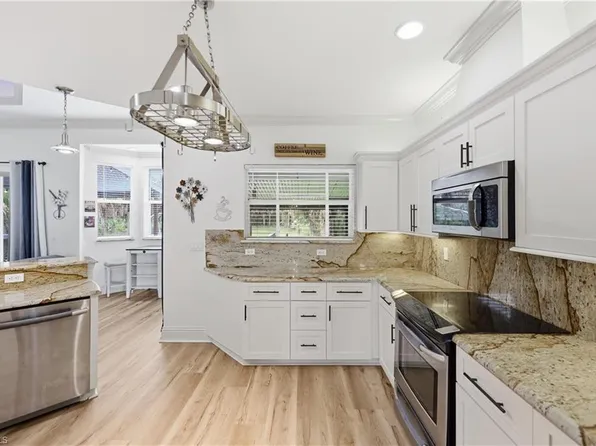 104 12th AVE NW, NAPLES, FL 34120
