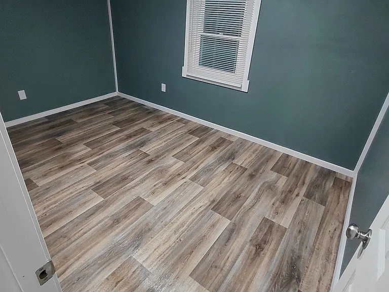 114 Langford Dr — Photo 2