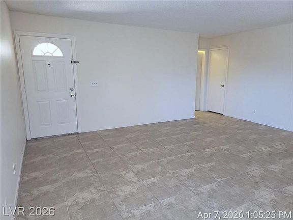 5th image of 4061 Foxgrove Dr