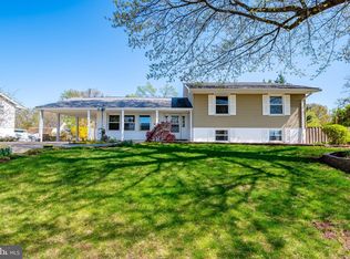 1602 N Argonne Ave, Sterling, VA 20164