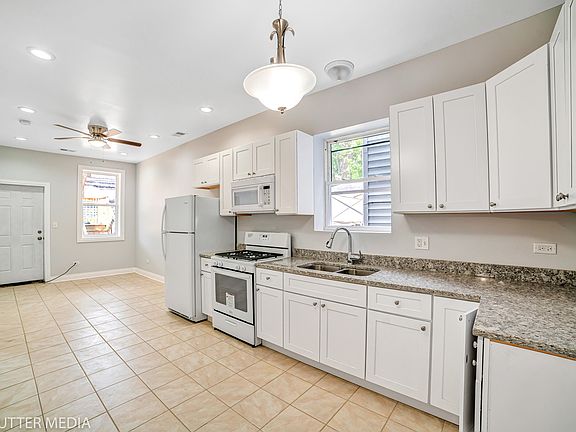 3rd image of 4916 W 30th Pl