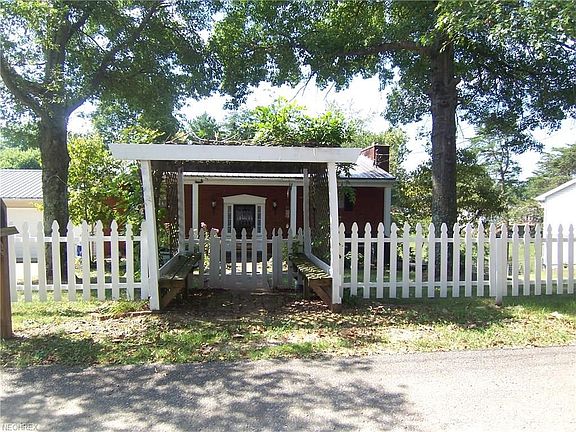 4th image of 149 Lake St