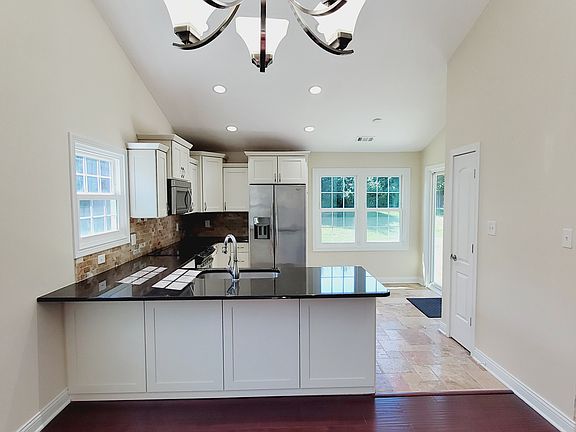4th image of 10497 Greenway Dr