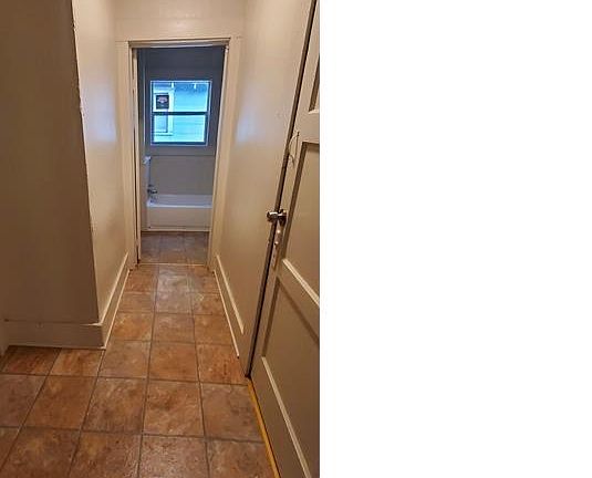 5th image of 3020 Desoto St