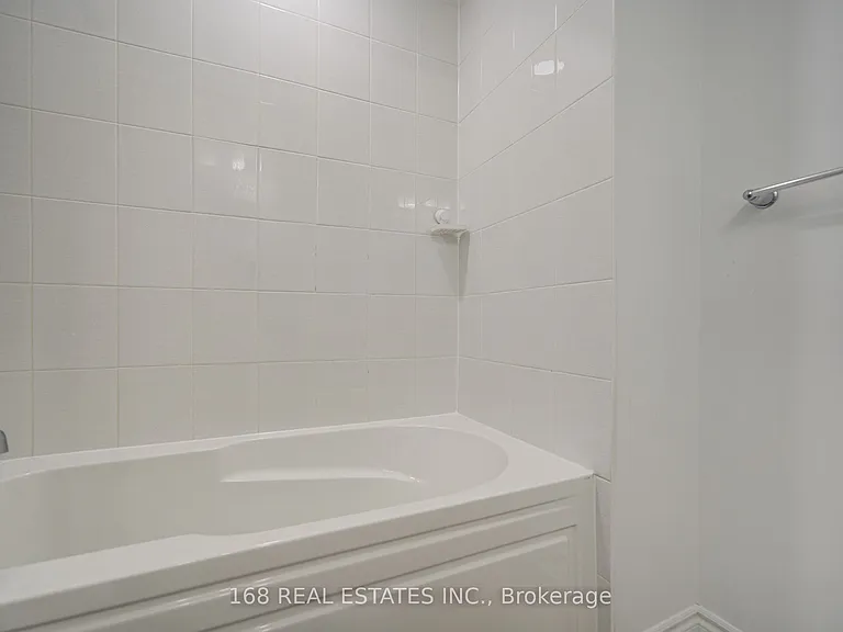 44 Azure Dr — Photo 47
