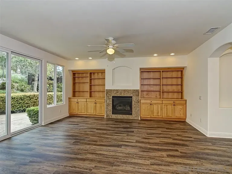 1820 Malden St — Photo 23