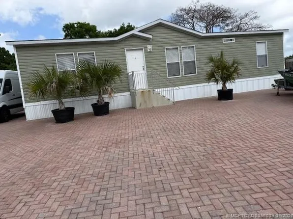 8047 SW Wildwood Dr, Stuart, FL 34997