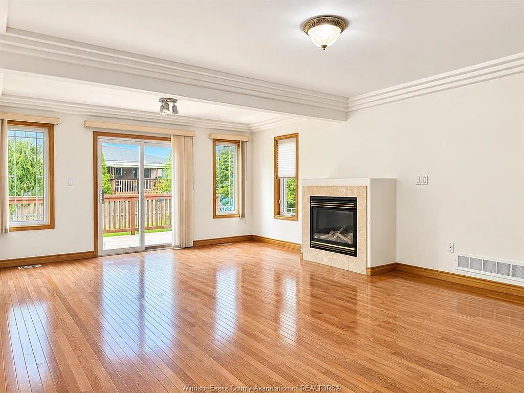 5 bed, $3,000 — Photo 4
