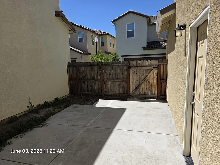 1816 Golden Willow Ave — Photo 37