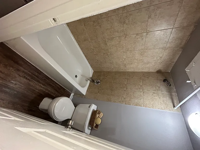 Residence at The Heights — Photo 12