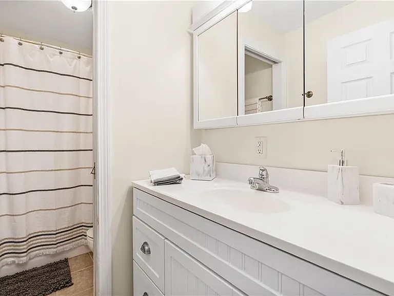 214 Goddard Row — Photo 16